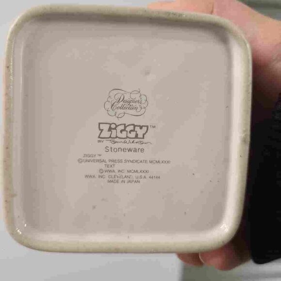 Vintage Ziggy Designer's Collection Stoneware Christmas Box - Picture 3 of 5
